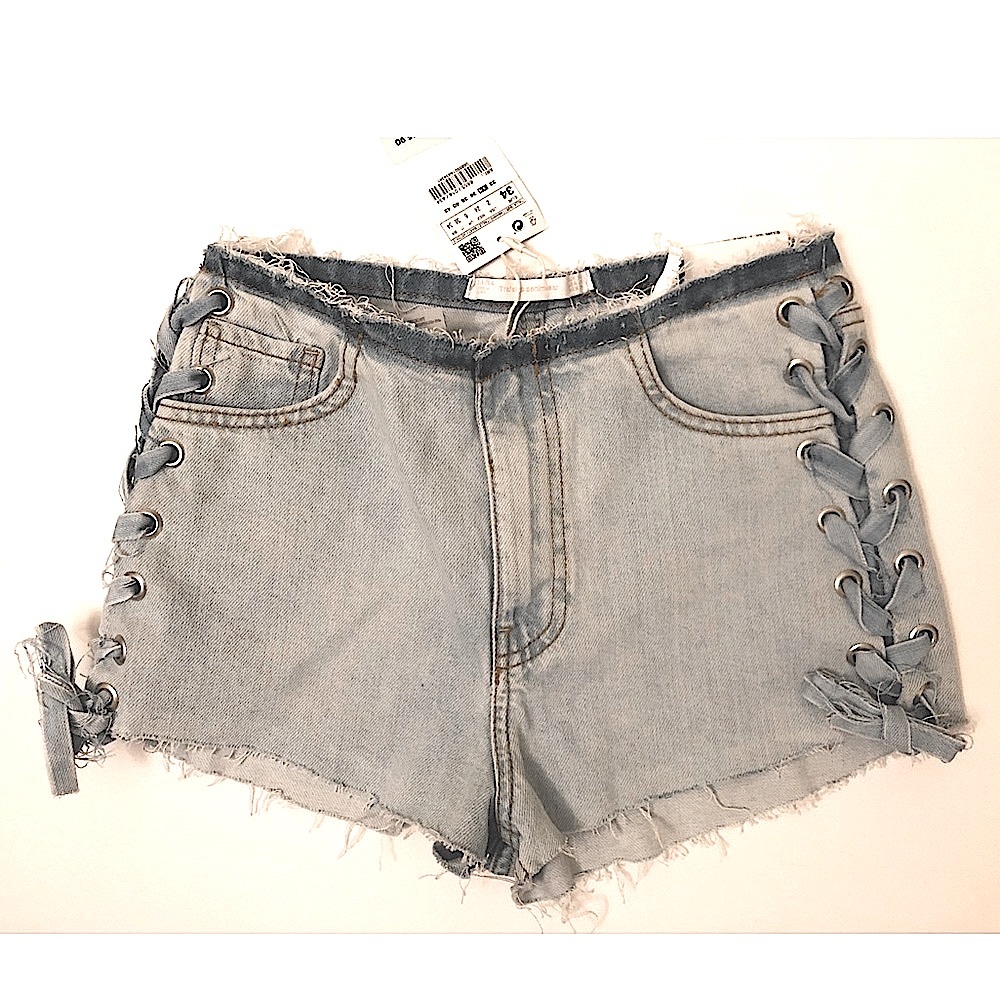 NWT Zara denim shorts. Light wash. Lace up side